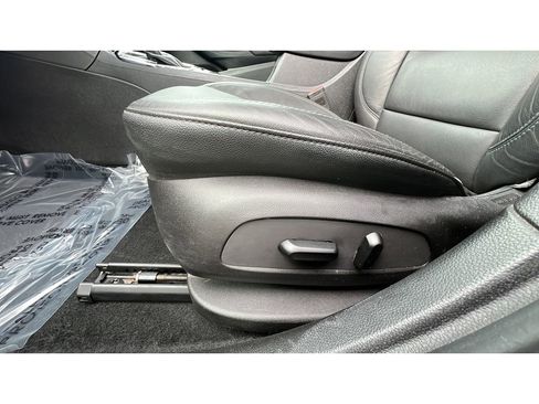 Certified 2017 Chevrolet Cruze Premier image 21