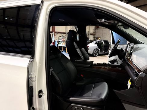 Used 2022 Cadillac Escalade Luxury AWD/4WD image 27