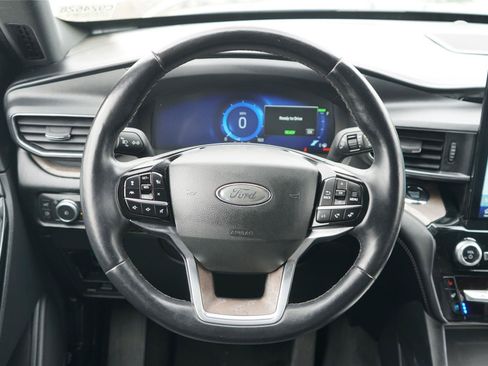Certified 2022 Ford Explorer Platinum w/ Premium Technology Package AWD/4WD image 25