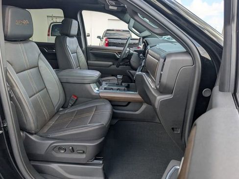 Used 2025 Chevrolet Silverado 1500 High Country w/ Midnight Edition image 17