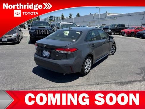 Used 2023 Toyota Corolla LE w/ Carpet Mat Package (TMS) FWD image 4