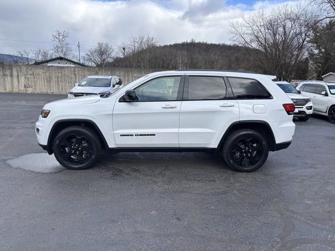 Used 2019 Jeep Grand Cherokee Laredo image 6