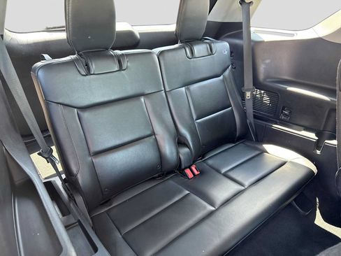 Used 2022 Ford Explorer XLT w/ Equipment Group 202A AWD/4WD image 21