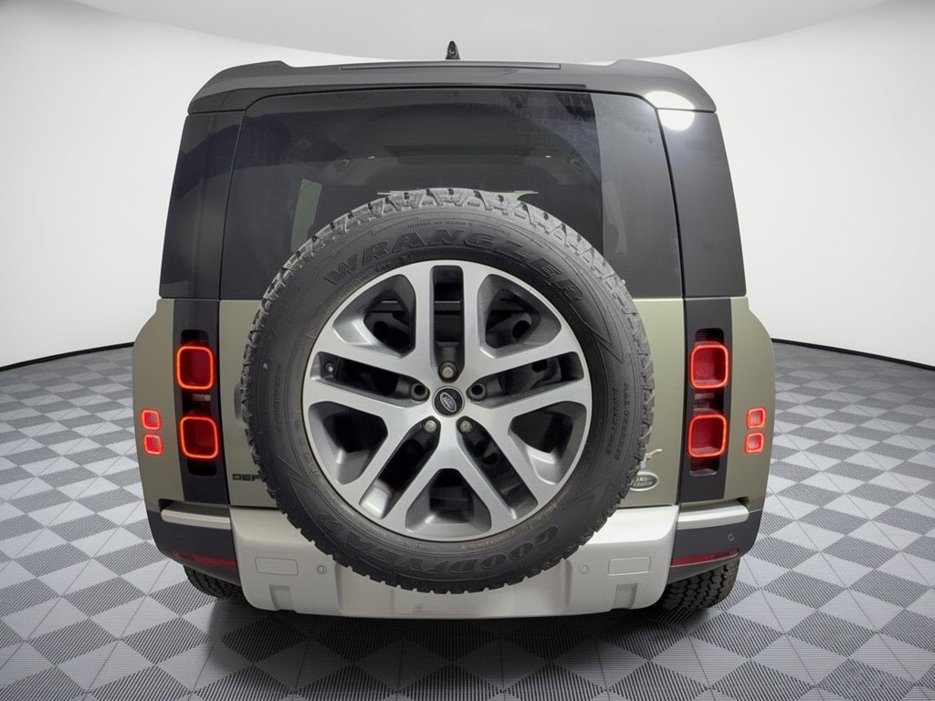 Used 2020 Land Rover Defender 110 HSE AWD/4WD image 11