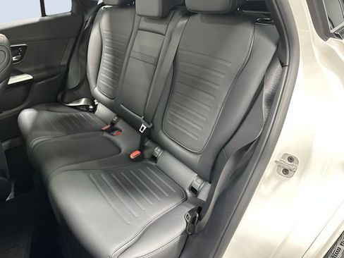 Used 2026 Mercedes-Benz GLC 300 4MATIC image 31