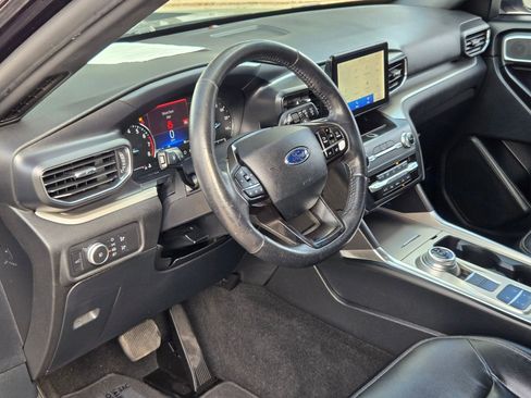 Used 2020 Ford Explorer XLT w/ Equipment Group 202A image 10