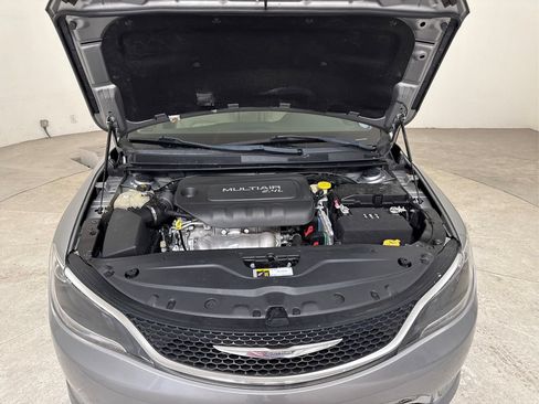 Used 2017 Chrysler 200 Limited Platinum FWD image 17