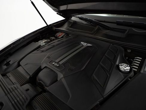 Used 2022 Bentley Bentayga image 62