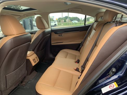 Used 2017 Lexus ES 350 w/ Premium Package FWD image 31