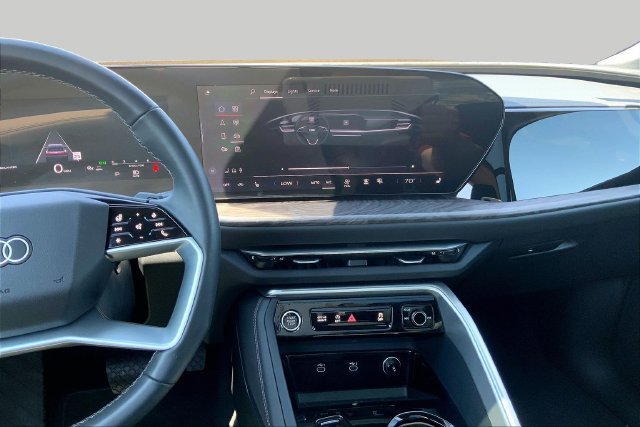 Certified 2025 Audi Q5 Premium w/ Convenience Package AWD/4WD image 6