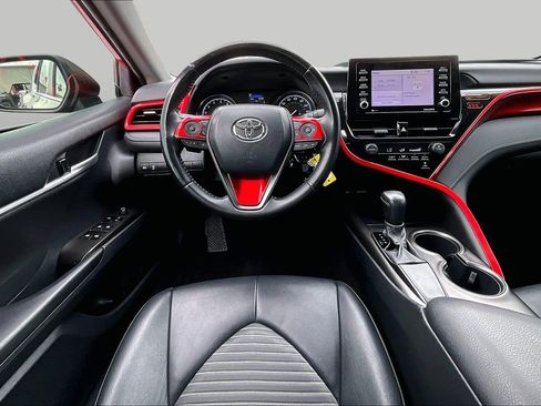 Used 2021 Toyota Camry SE image 5