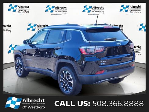 Used 2023 Jeep Compass Limited AWD/4WD image 3