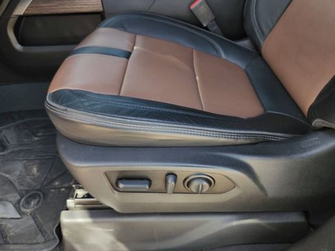 Used 2022 Chevrolet Silverado 1500 High Country w/ Technology Package image 27