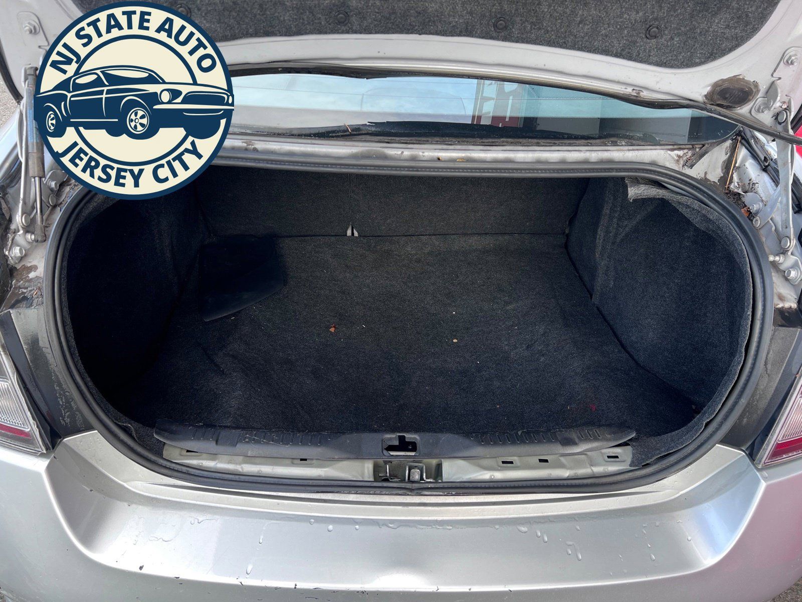 Used 2011 Nissan Sentra 2.0 SR FWD image 7