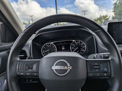 Used 2025 Nissan Rogue SV AWD/4WD image 21