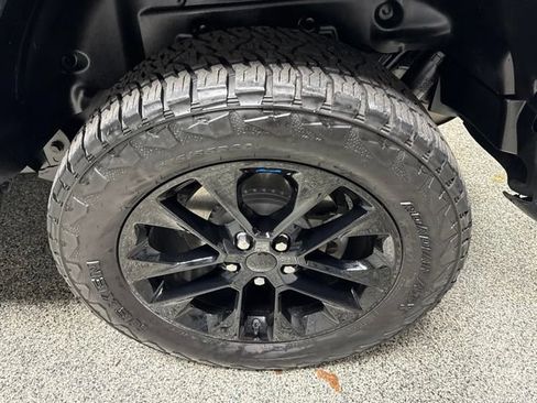 Used 2022 Jeep Wrangler Unlimited Sahara AWD/4WD image 17
