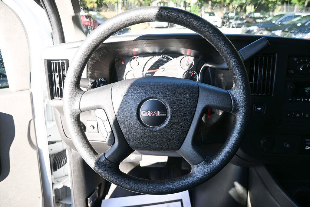 Used 2025 GMC Savana 2500 w/ Driver Convenience Package RWD image 2