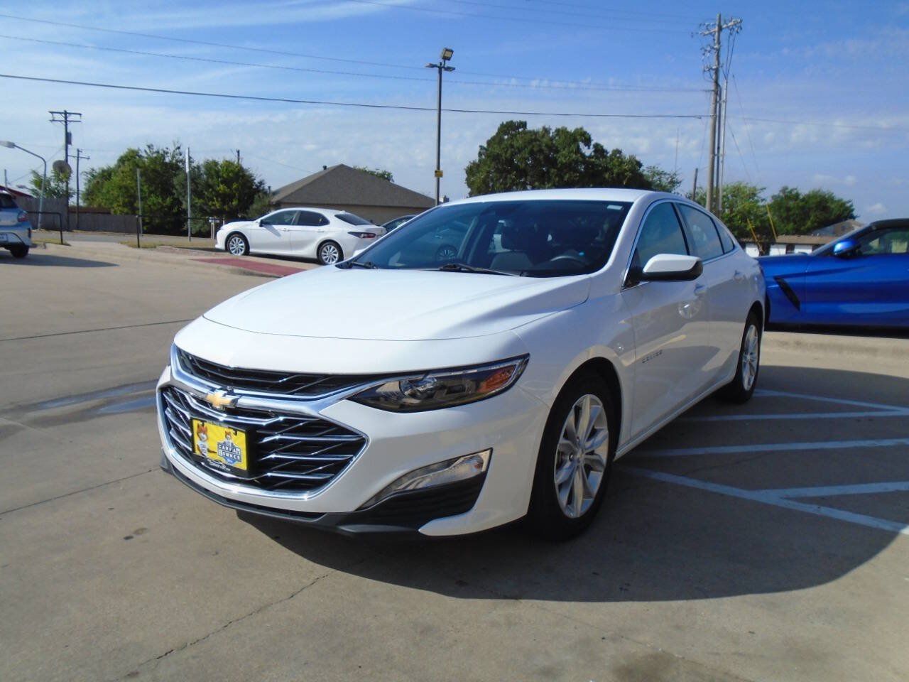 Used 2025 Chevrolet Malibu LT FWD image 3