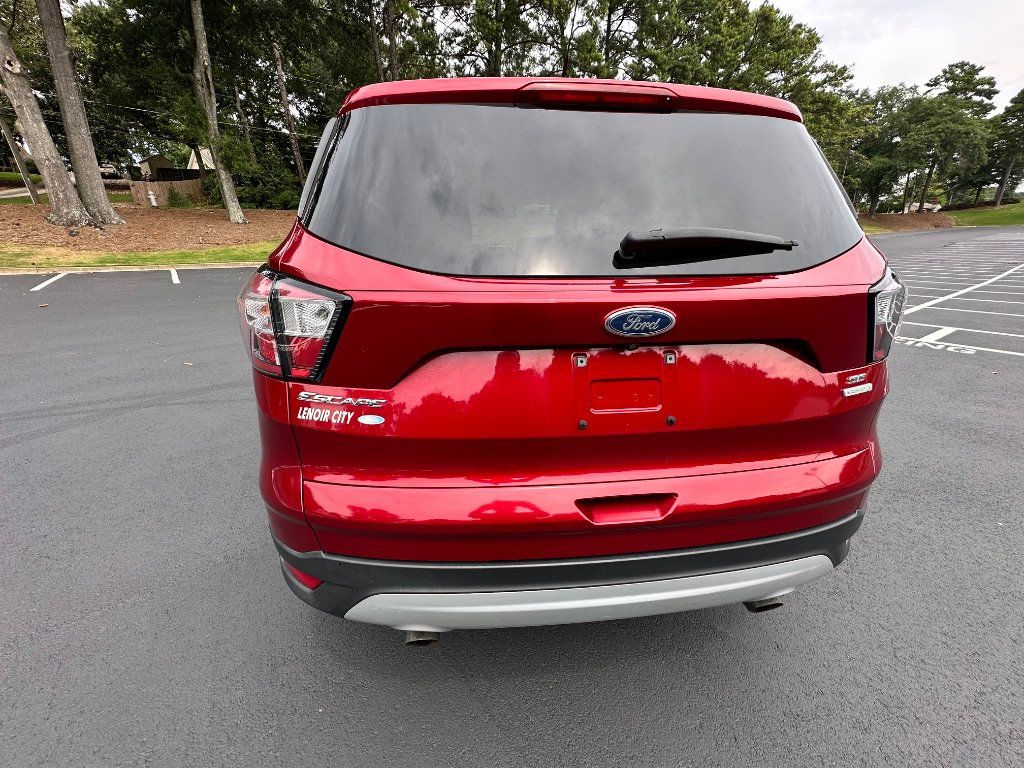 Used 2017 Ford Escape SE FWD image 8
