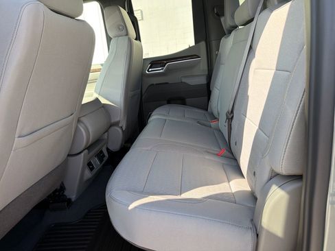 New 2026 GMC Sierra 1500 SLE image 14