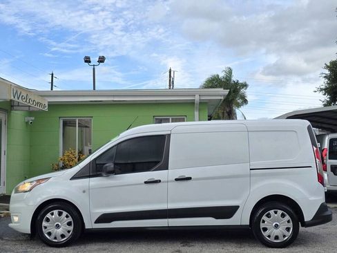 Used 2019 Ford Transit Connect XLT image 5