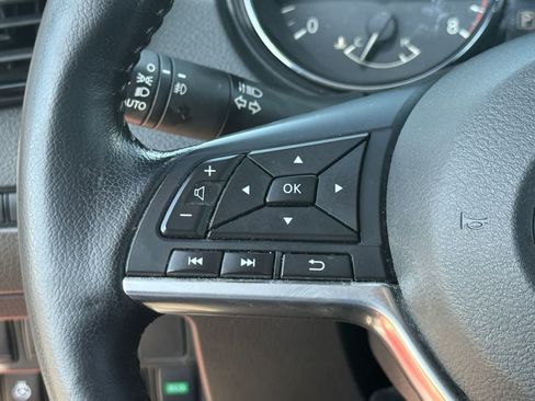 Used 2020 Nissan Rogue Sport SV w/ Technology Package FWD image 18