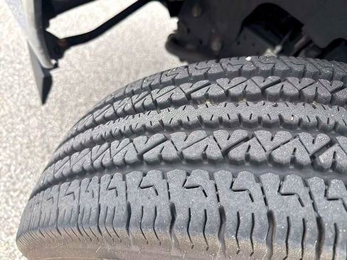 Used 2024 Chevrolet Express 2500 w/ Driver Convenience Package RWD image 16
