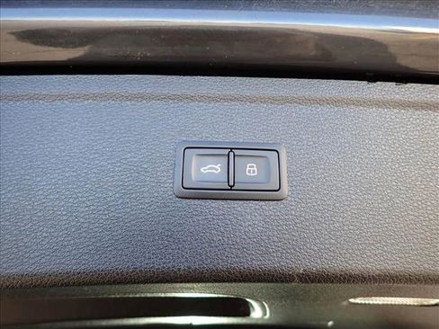 Used 2019 Audi Q5 2.0T Premium w/ Convenience Package image 9