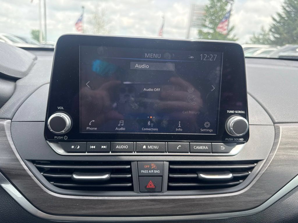 Used 2025 Nissan Altima 2.5 SV FWD image 24