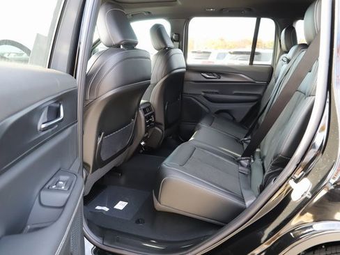 New 2025 Jeep Grand Cherokee Altitude image 16