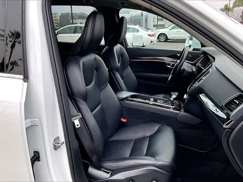 Used 2019 Volvo XC90 T5 Momentum image 8