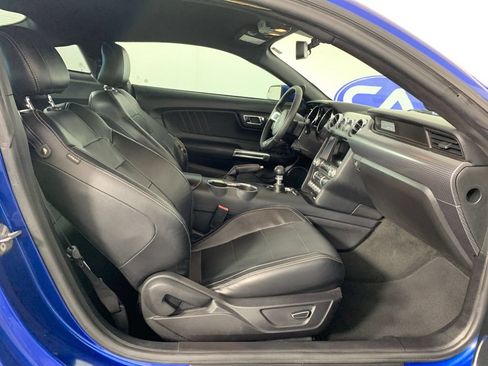 Used 2017 Ford Mustang GT Premium w/ GT Performance Package RWD image 31