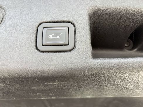 Used 2023 Chevrolet Equinox RS w/ RS Leather Package FWD image 13
