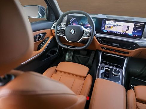 Used 2025 BMW 330i Sedan w/ Premium Package image 26