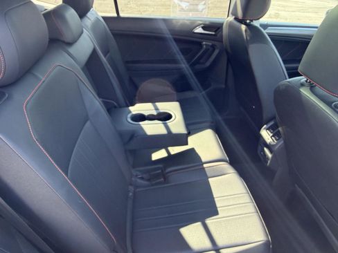 Used 2024 Volkswagen Tiguan Wolfsburg Edition image 32