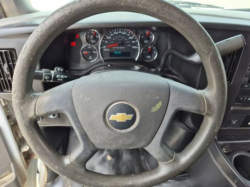 Used 2019 Chevrolet Express 2500 Extended RWD image 11