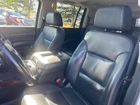 Used 2020 GMC Yukon XL SLT AWD/4WD image 31