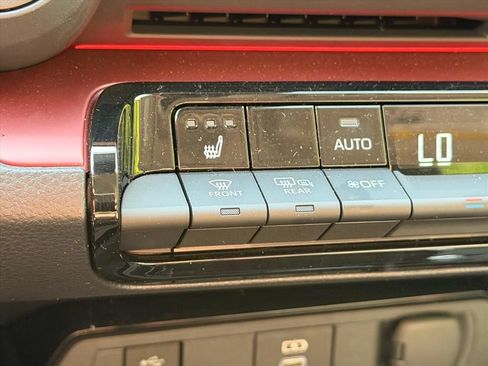 Used 2024 Toyota Prius Prime FWD image 23