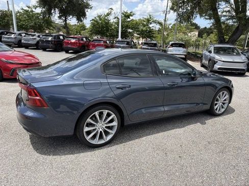 Used 2021 Volvo S60 T5 Momentum w/ Premium Package FWD image 2