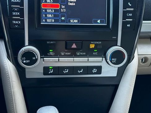Used 2012 Toyota Camry LE FWD image 18