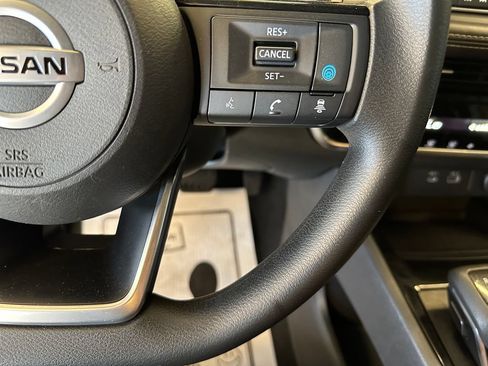 Used 2021 Nissan Rogue SV AWD/4WD image 12