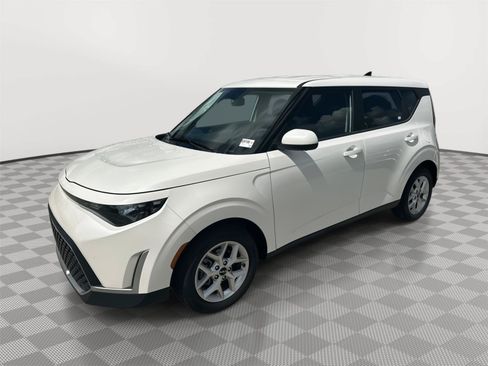 Used 2025 Kia Soul LX w/ LX Technology Package FWD image 1