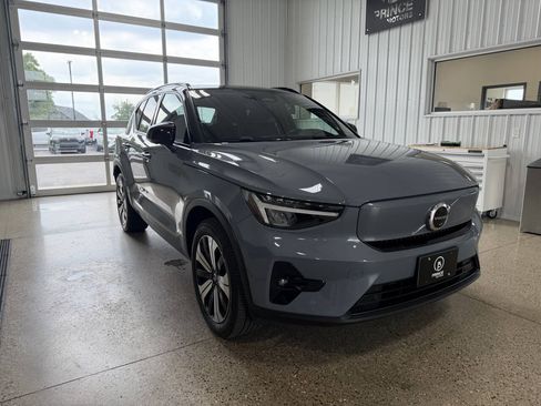 Used 2023 Volvo XC40 Recharge Plus AWD/4WD image 6