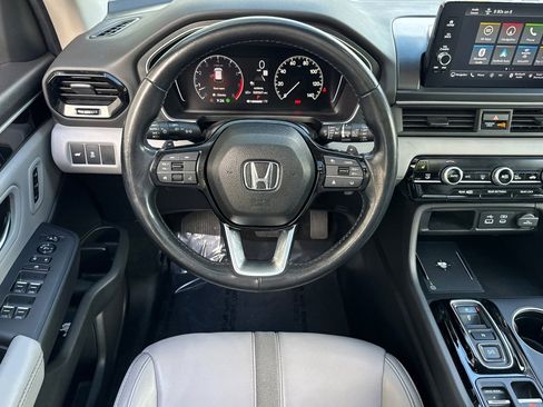 Used 2024 Honda Pilot Touring image 29