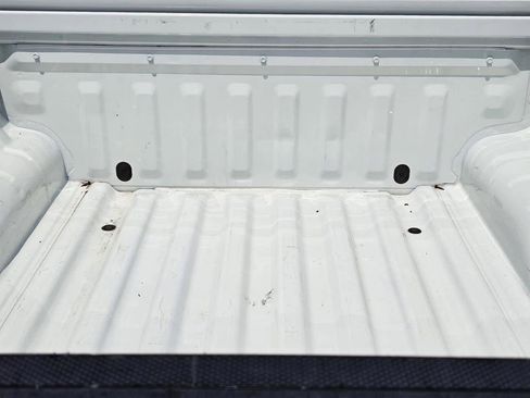 Used 2024 Nissan Frontier SV image 10