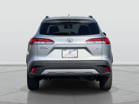 Used 2024 Toyota Corolla Cross LE FWD image 6