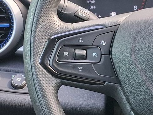 Used 2025 Chevrolet Trax LS w/ LS Convenience Package FWD image 11