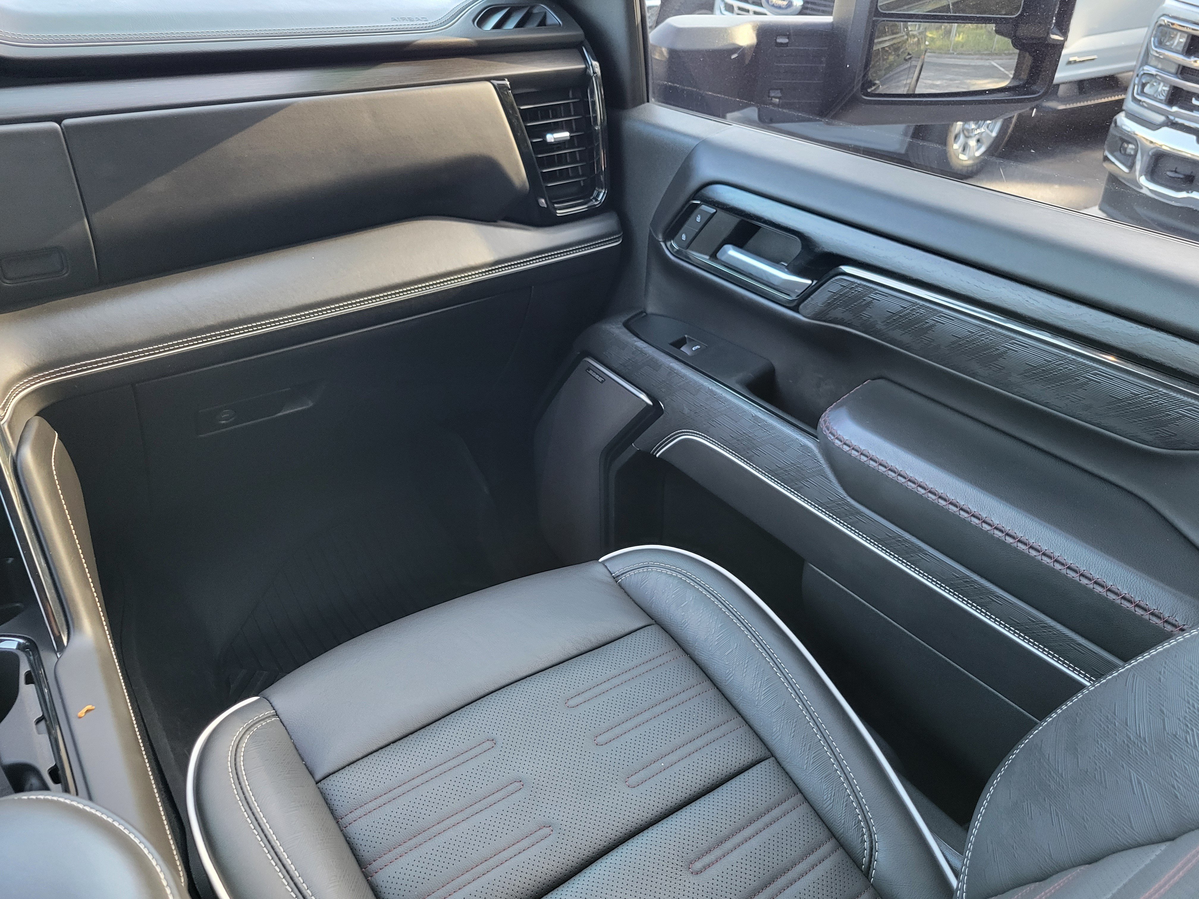 Used 2024 GMC Sierra 2500 AT4X w/ AT4X AEV Edition AWD/4WD image 29