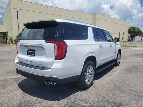 Used 2023 GMC Yukon XL Denali AWD/4WD image 6
