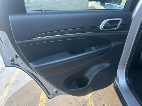 Used 2021 Jeep Grand Cherokee Limited image 16